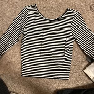 ABERCROMBIE STRIPPED CROP TOP